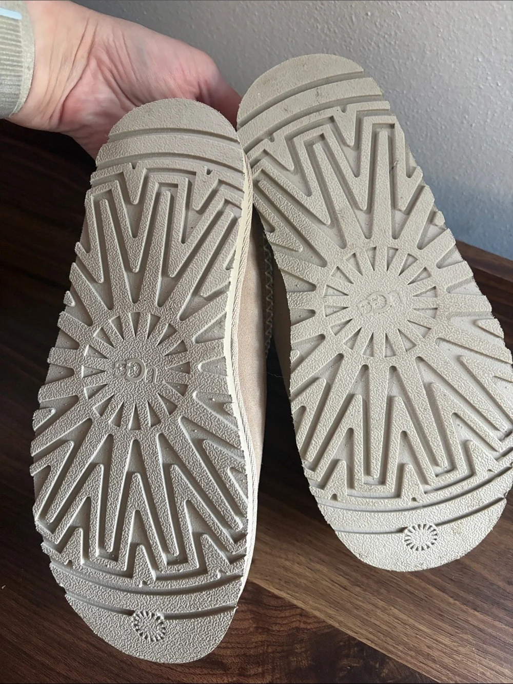 UGG Girls 5 Chestnut and Aqua Cozy Suede Slip-On Slippers VGUC